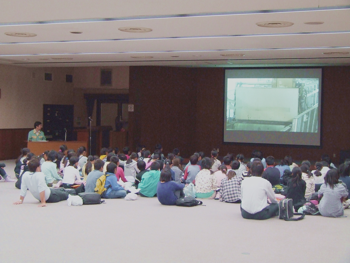 近隣小学校の工場見学会開催