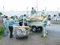 会社近隣地域の一斉清掃